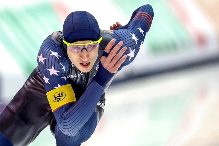 Jordan Stolz competing in the mass start speed skating event at the 2026 Winter Olympics