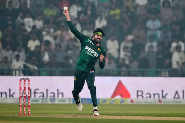 Usman Tariq's bowling action during Pakistan's 2026 T20 World Cup campaign