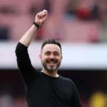 Roberto De Zerbi giving tactical instructions during a football match