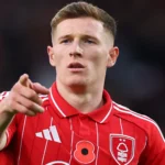 Elliot Anderson in action for Nottingham Forest