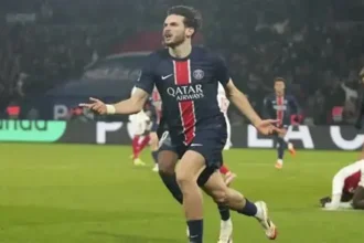 Khvicha Kvaratskhelia celebrating a goal for PSG