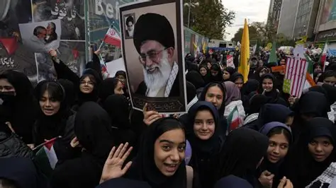 Residents in Tehran cope with life amid US-Israeli air strikes