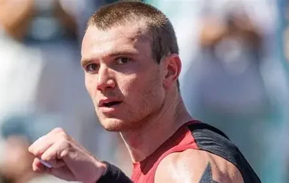 Jack Draper playing a forehand during Indian Wells tennis match