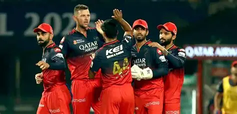 Virat Kohli celebrating after scoring fifty in IPL 2026 opener