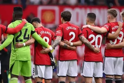 Manchester United Women players in action against Bayern Munich in Champions League match