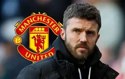 Wayne Rooney and Michael Owen during a podcast discussing Manchester United and Michael Carrick.