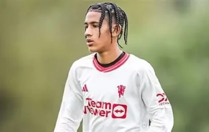 JJ Gabriel playing for Manchester United youth team during FA Youth Cup match