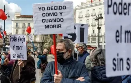 Hospital scene in Barcelona linked to Spain euthanasia case debate