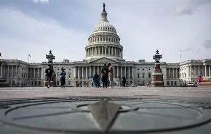 Long airport security lines during US shutdown due to TSA staff shortages