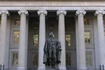 Oil tanker transporting crude oil amid global energy market tensions