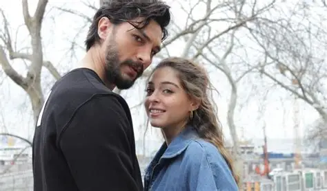 Actors portraying JFK Jr and Carolyn Bessette in Love Story TV series