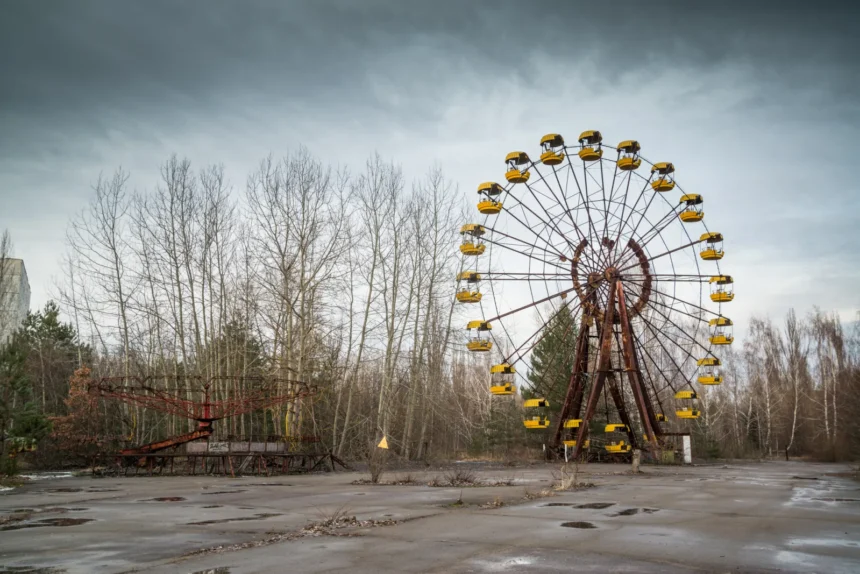 Dark tourist attractions Chernobyl ferris wheel abandoned Pripyat