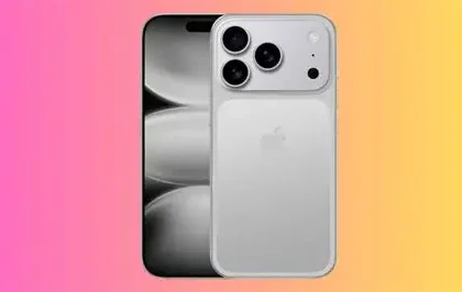 iPhone 17 showing display and Flipkart discount price offer