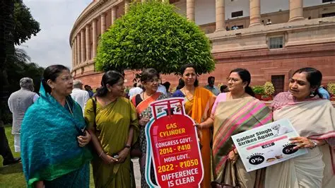 Women form human chain supporting Prime Minister Narendra Modi's women's reservation bill during public rally.