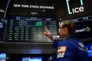 Oil trading surge before Trump announcement showing insider trading concerns