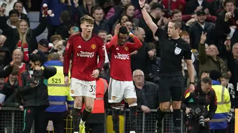 Amad Diallo falls in penalty area during Manchester United vs Bournemouth match