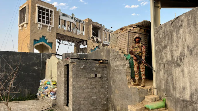 pakistan accused of deadly attack on Kunar University after strikes in eastern Afghanistan