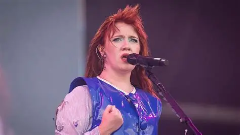 CMAT body-shaming abuse discussion following her Radio 1 Big Weekend performance