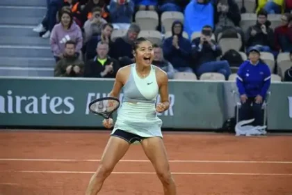 Emma Raducanu Roland Garros 2026 first round defeat Solana Sierra Wimbledon return
