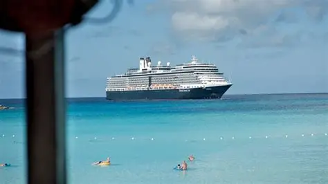 Passengers leaving cruise ship after norovirus cruise outbreak in France