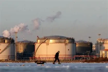Fuel tanker and airport refuelling — UK eases Russian fuel sanctions