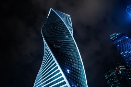 Skyscraper sway showing how tall buildings move safely in strong winds