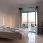Why use white hotels bedsheets in clean modern hotel rooms