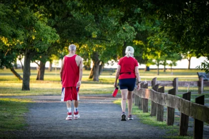 Walking 10000 steps a day and the health benefits for your body
